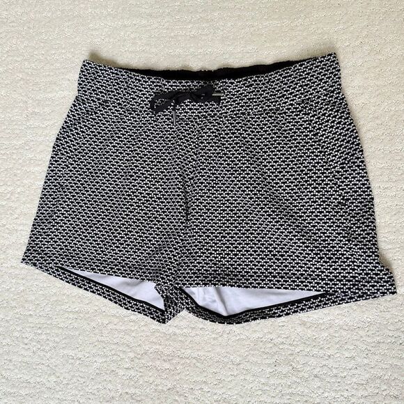 Lululemon Athletica On The Fly Shorts in Monochromatic Black Print - US Women’s - Picture 2 of 14